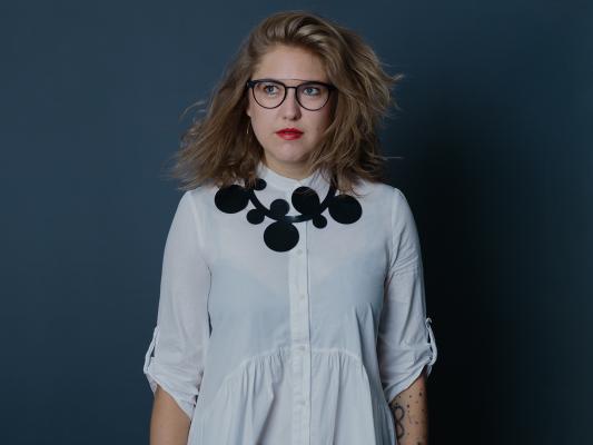Bára Alex Kašparová, šéfredatkorka časopisu Artikl